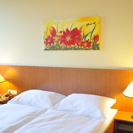 Stadthotel Deutsch Wagram Kültér fotó