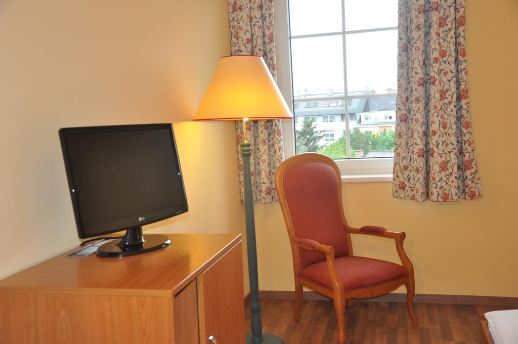 Stadthotel Deutsch Wagram Kültér fotó