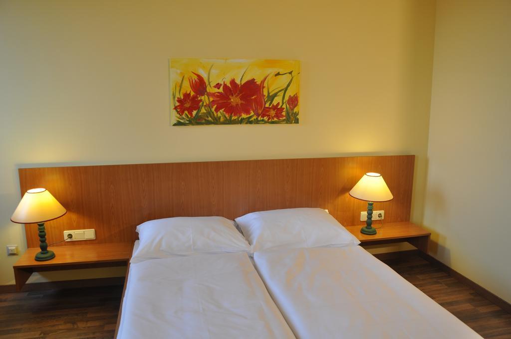 Stadthotel Deutsch Wagram Szoba fotó