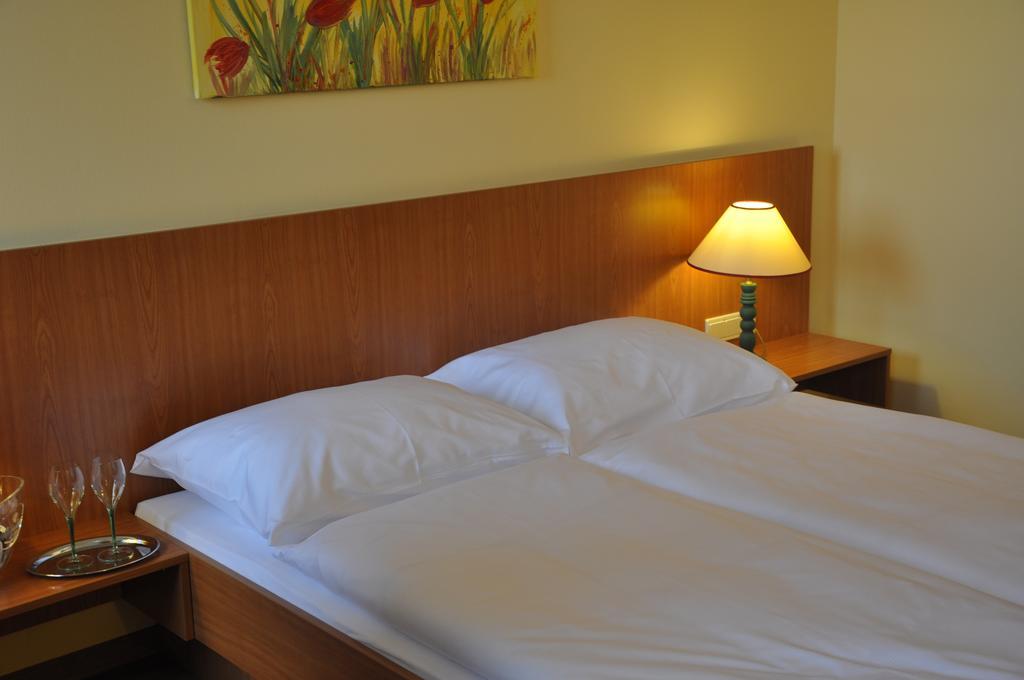 Stadthotel Deutsch Wagram Kültér fotó
