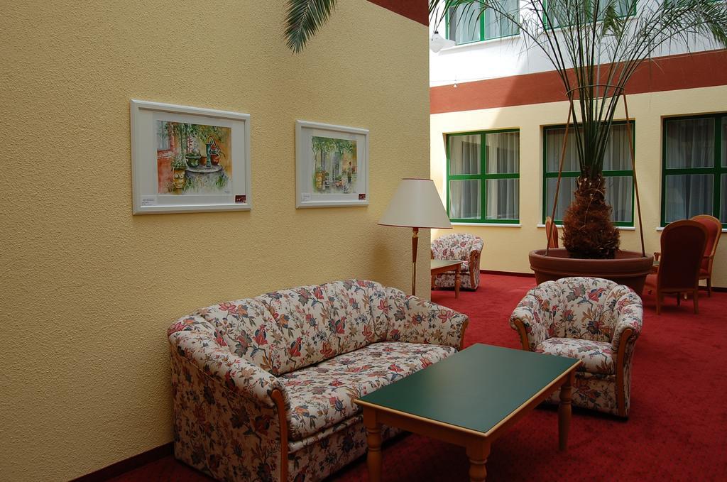 Stadthotel Deutsch Wagram Kültér fotó