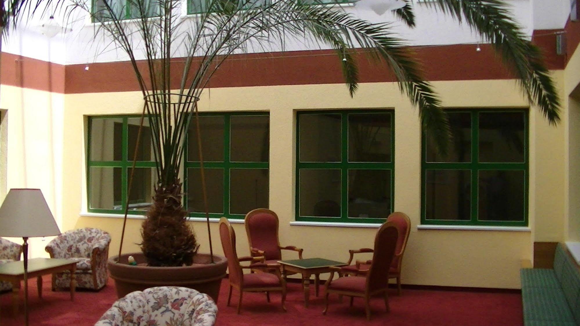 Stadthotel Deutsch Wagram Kültér fotó